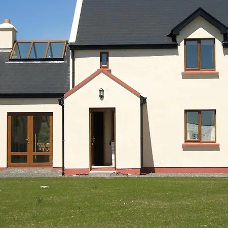 No 14 Village House, Sneem, 4 Bedrooms Сним