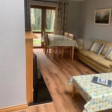 No 14 Village House, Sneem, 4 Bedrooms *