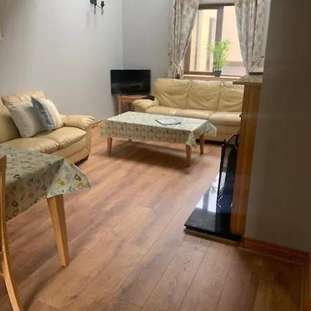 No 14 Village House, Sneem, 4 Bedrooms * Sneem