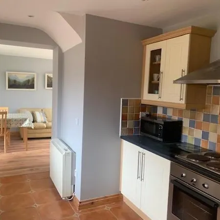 No 14 Village House, Sneem, 4 Bedrooms *