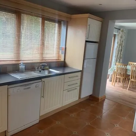 No 14 Village House, Sneem, 4 Bedrooms * Sneem