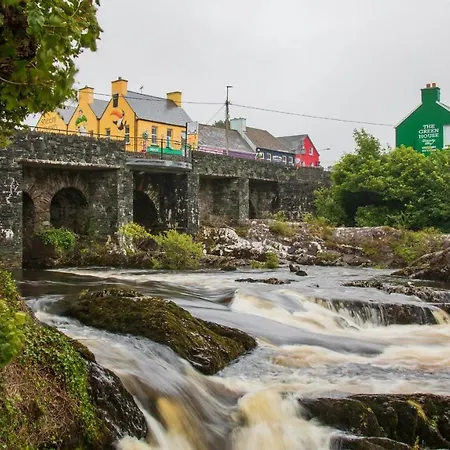 No 14 Village House, Sneem, 4 Bedrooms
