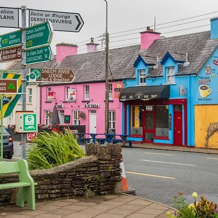 No 14 Village House, Sneem, 4 Bedrooms Дом отдыха
