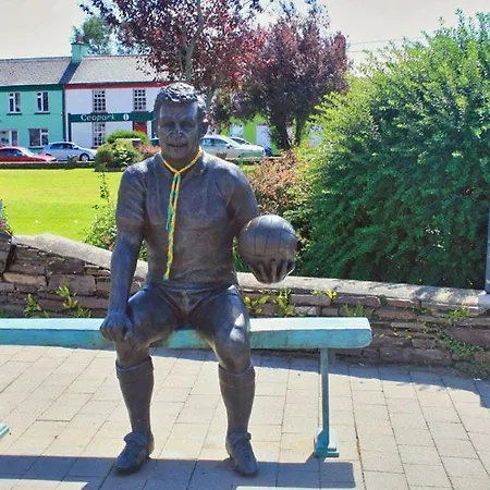 No 14 Village House, Sneem, 4 Bedrooms Дом отдыха