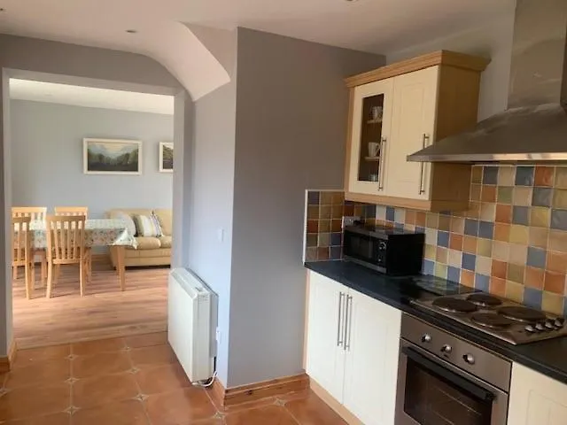 No 14 Village House, Sneem, 4 Bedrooms *