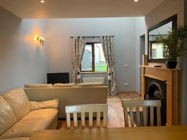 No 14 Village House, Sneem, 4 Bedrooms