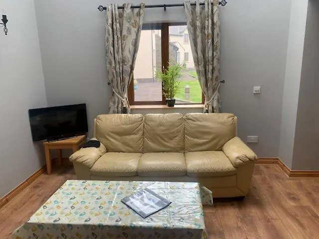 No 14 Village House, Sneem, 4 Bedrooms Дом отдыха Сним