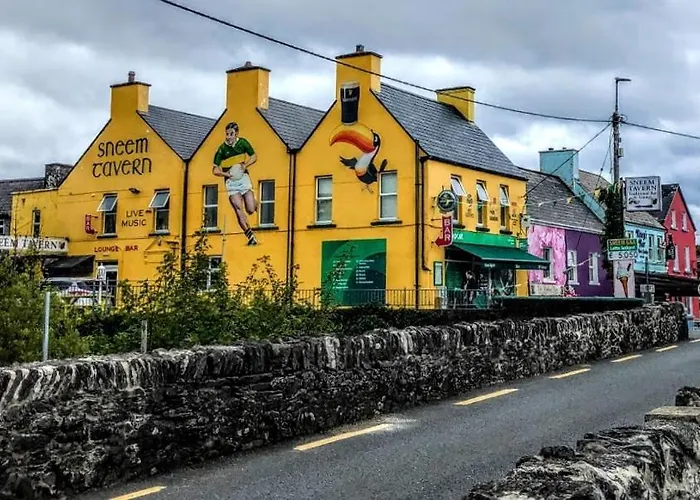 Дом отдыха No 14 Village House, Sneem, 4 Bedrooms *